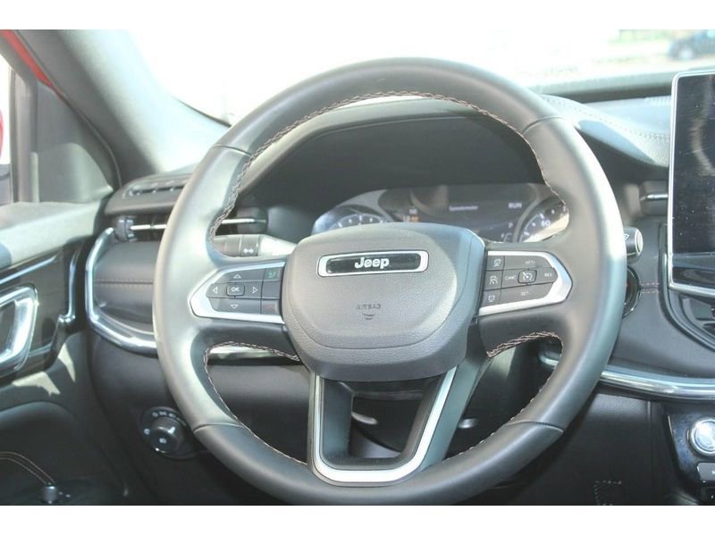 Used 2022 Jeep Compass Limited image 16