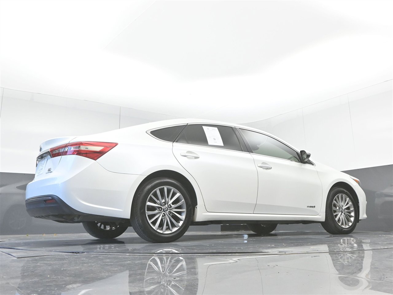 Used 2016 Toyota Avalon Limited image 33