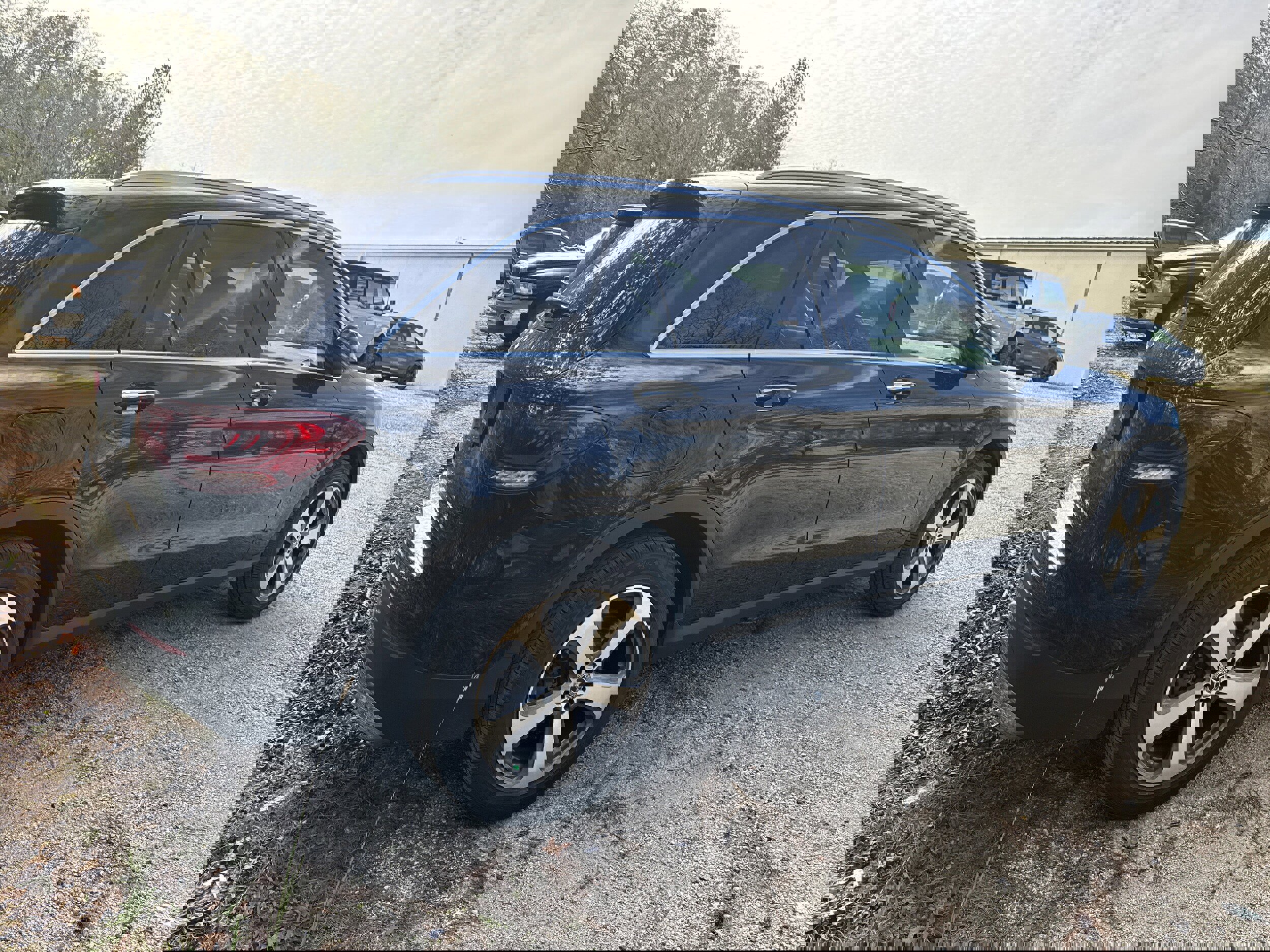 Used 2020 Mercedes-Benz GLC 300 4MATIC image 3