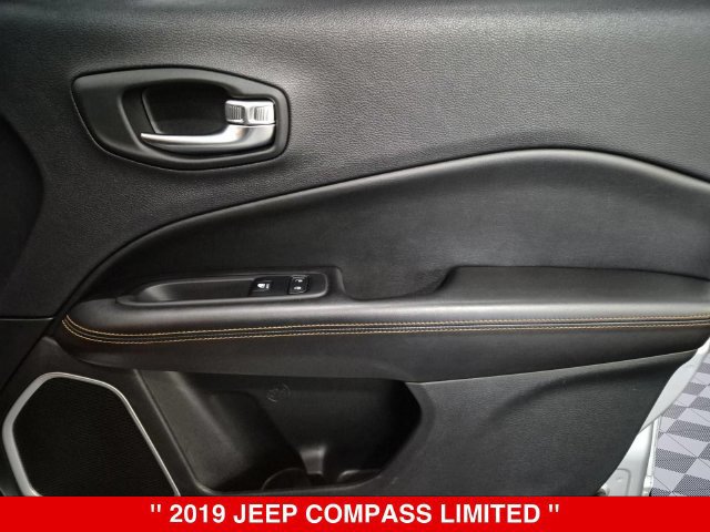 Used 2019 Jeep Compass Limited AWD/4WD image 35