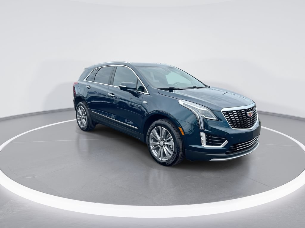 Used 2025 Cadillac XT5 Premium Luxury AWD/4WD image 2
