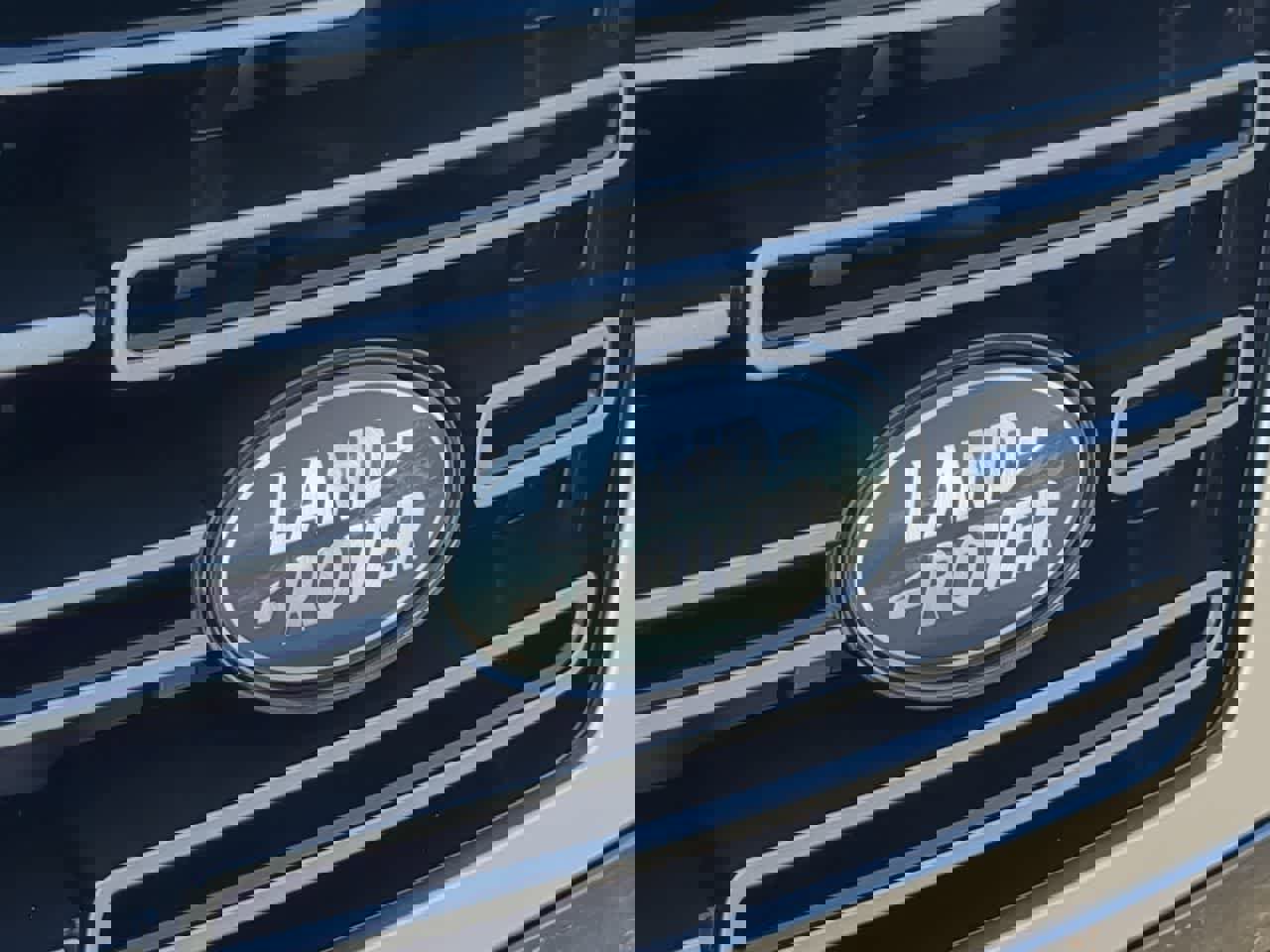 Used 2025 Land Rover Range Rover SE image 12