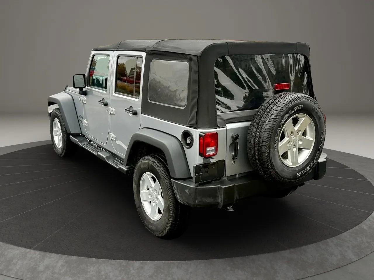 Used 2015 Jeep Wrangler Unlimited Sport w/ Quick Order Package 24S AWD/4WD image 6