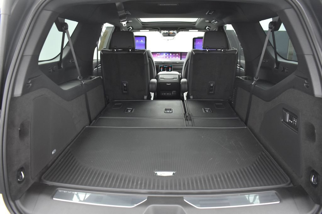 Certified 2026 Cadillac Escalade ESV Sport w/ Touring Package AWD/4WD image 34
