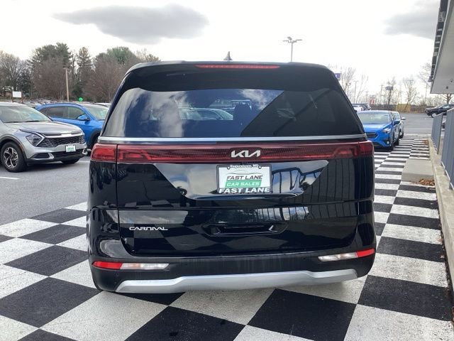 Used 2023 Kia Carnival LX FWD image 5