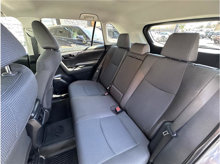 Used 2024 Toyota RAV4 LE AWD/4WD image 16