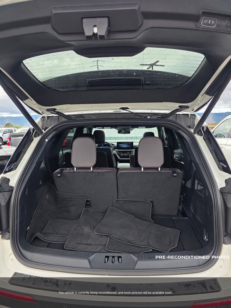 Used 2025 Ford Explorer Platinum RWD image 7