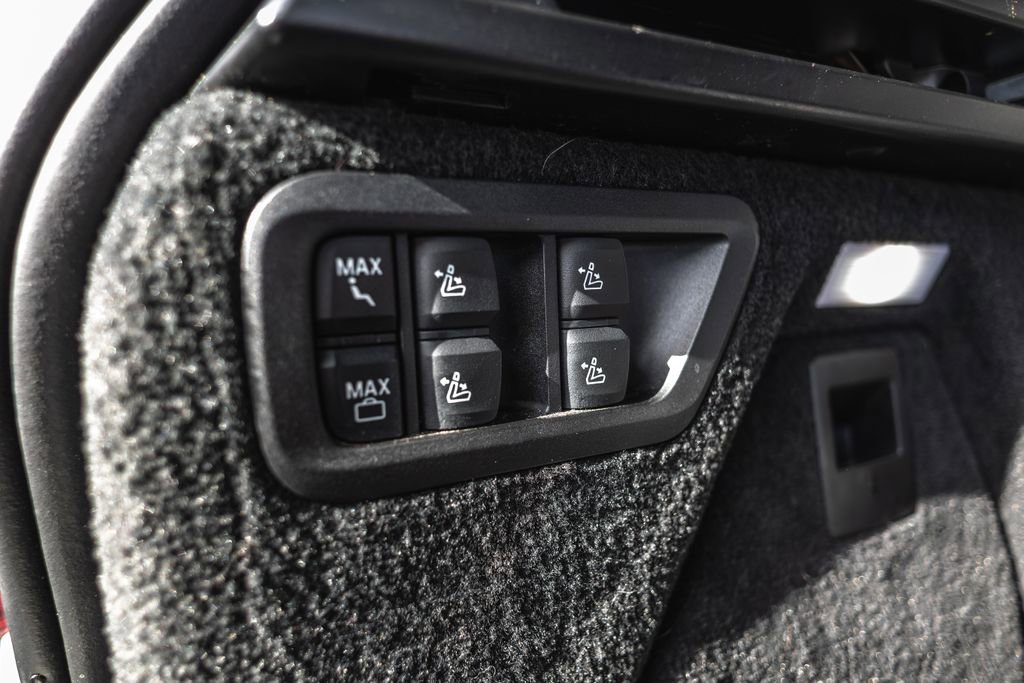 Used 2022 BMW X7 M50i w/ Cold Weather Package AWD/4WD image 39