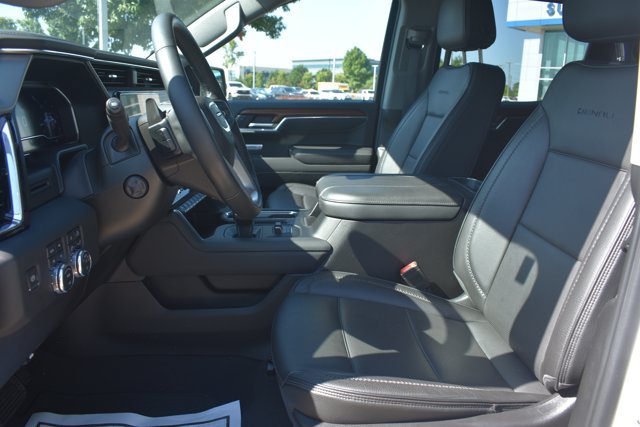 Used 2023 GMC Sierra 1500 Denali AWD/4WD image 16