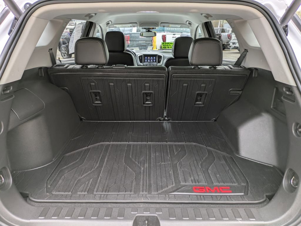 Certified 2022 GMC Terrain SLT w/ LPO, Floor Liner Package AWD/4WD image 32