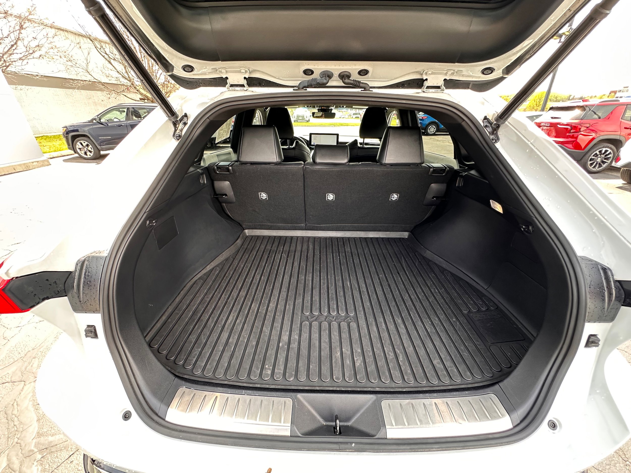 Used 2023 Toyota Venza Nightshade AWD/4WD image 10