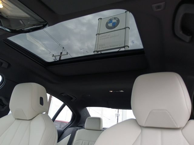 New 2026 BMW 530i RWD image 31