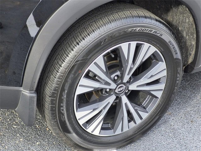 Used 2023 Nissan Rogue SV image 7