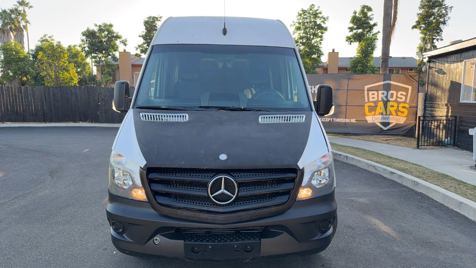 Used 2015 Mercedes-Benz Sprinter 3500 image 3