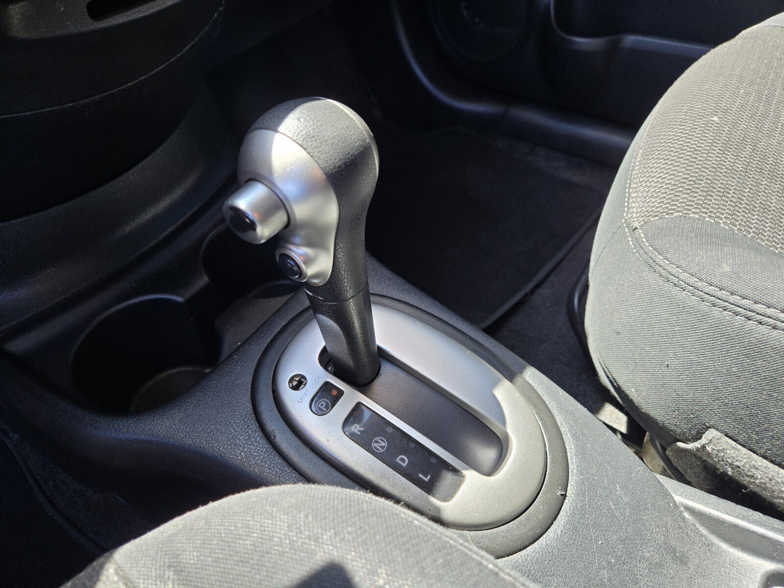 Used 2016 Nissan Versa SV FWD image 19