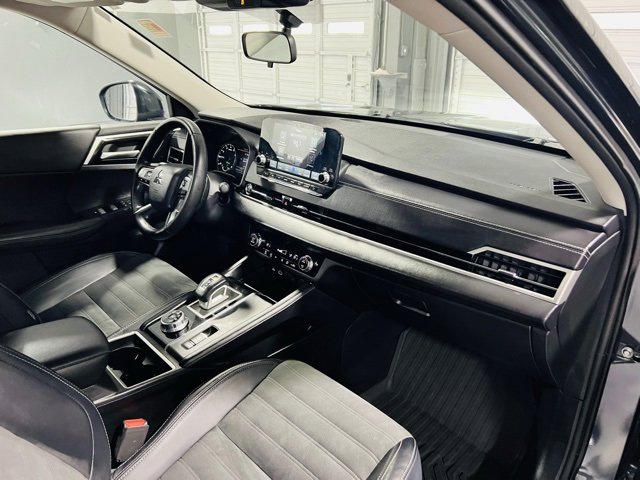 Used 2024 Mitsubishi Outlander SE image 33