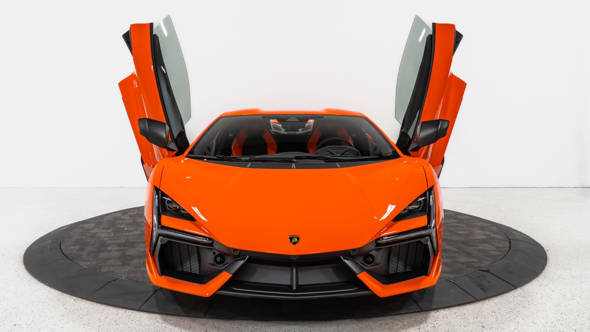 Used 2025 Lamborghini Revuelto image 14