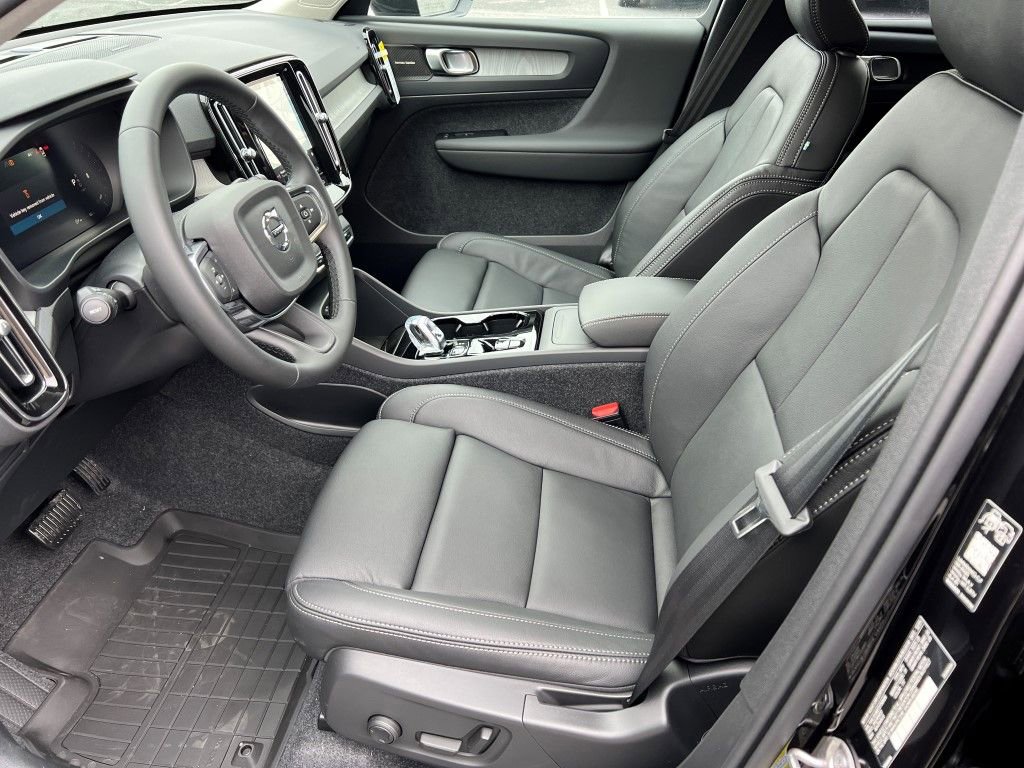 New 2026 Volvo XC40 B5 Ultra w/ Protection Package Premier image 18