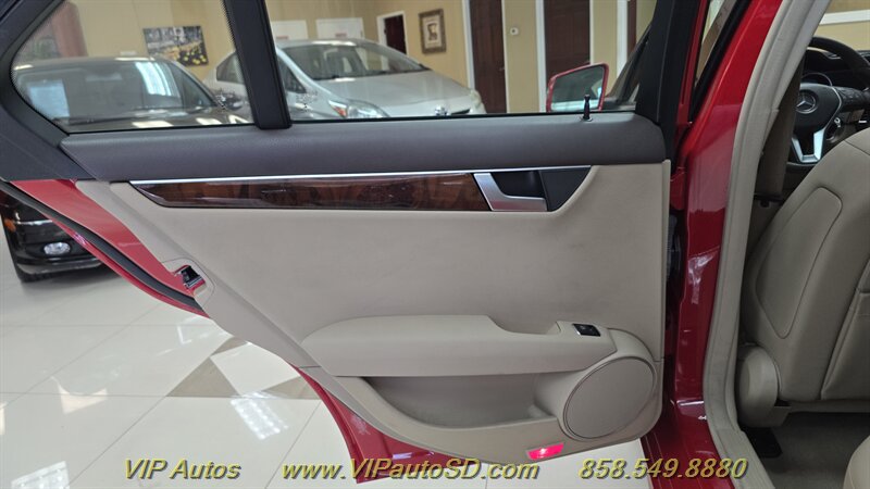 Used 2014 Mercedes-Benz C 250 Sedan image 13