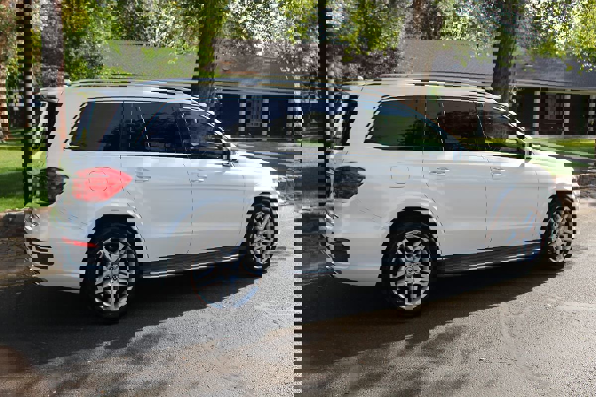 Used 2015 Mercedes-Benz GL 550 4MATIC image 55