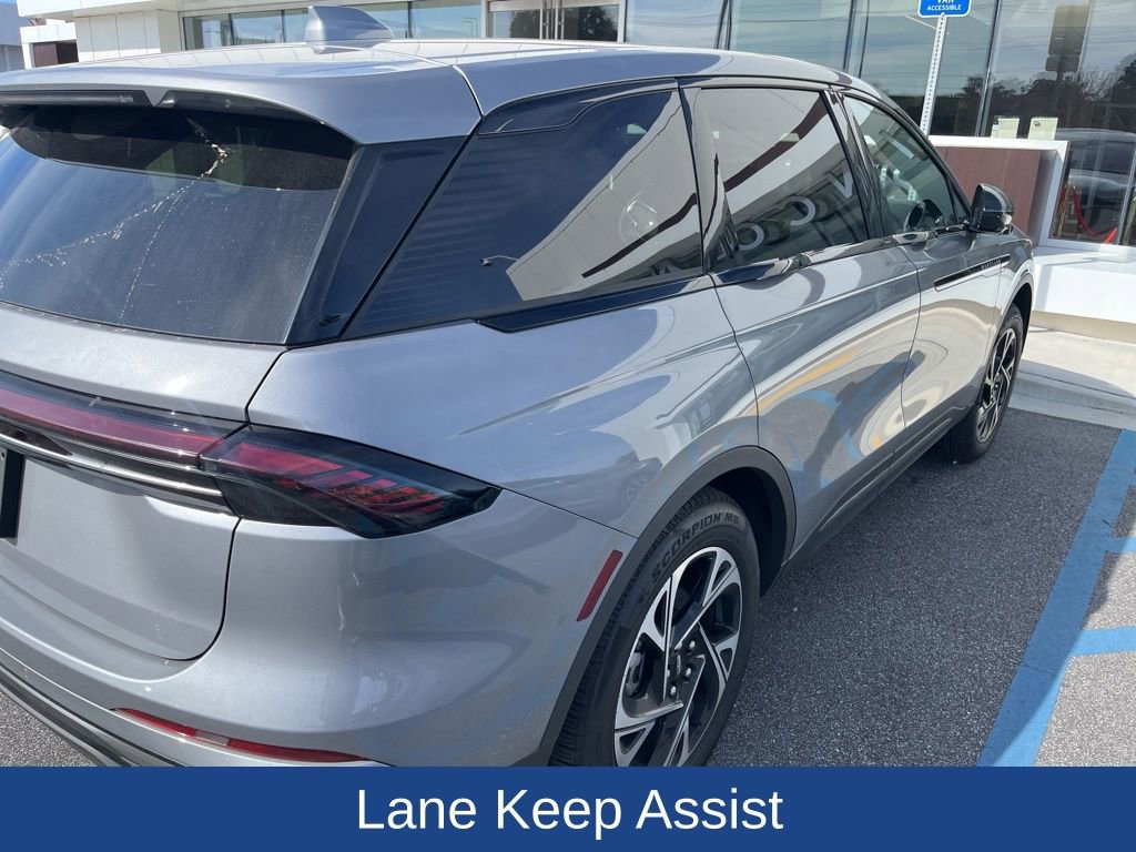 Used 2025 Lincoln Nautilus Premier w/ Equipment Group 102A image 8