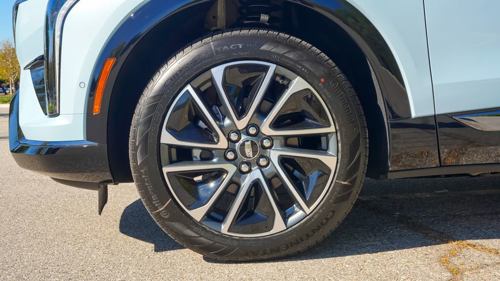 New 2026 Cadillac Optiq Sport 2 image 9