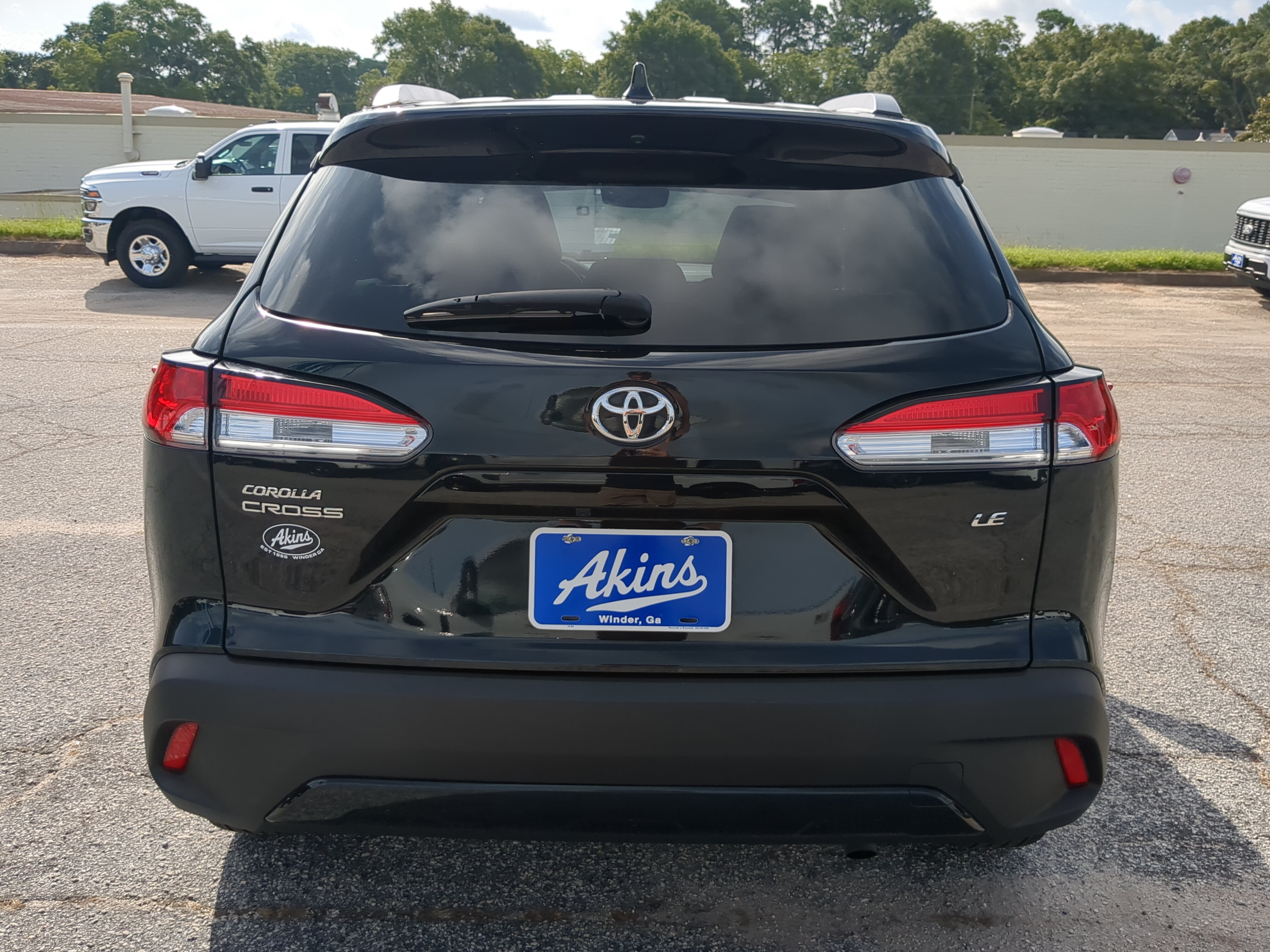 Used 2024 Toyota Corolla Cross LE FWD image 4