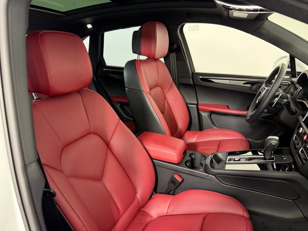 Certified 2026 Porsche Macan Turbo image 16