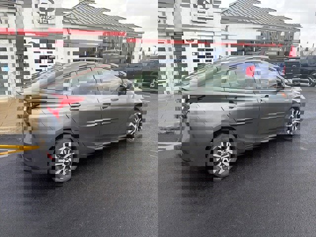 Used 2019 Toyota Prius XLE image 12