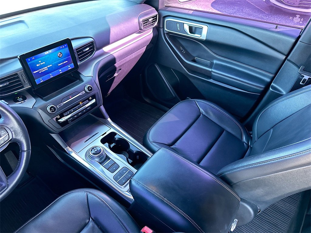 Used 2020 Ford Explorer XLT w/ Equipment Group 202A image 21