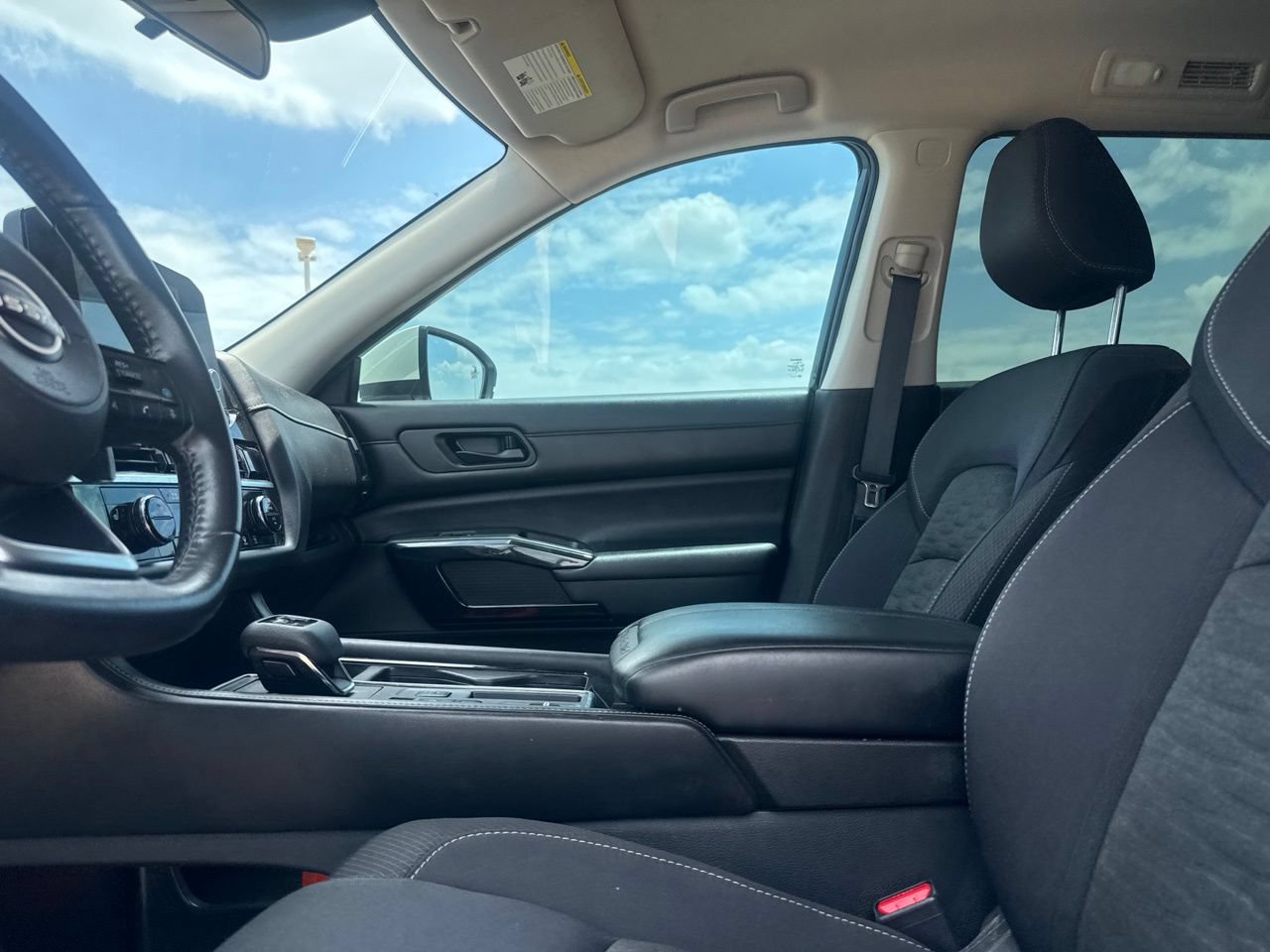 Certified 2023 Nissan Pathfinder SV w/ Lighting Package (N92) FWD image 40