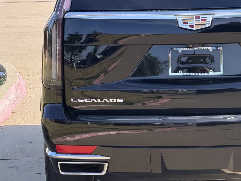 Used 2023 Cadillac Escalade Premium Luxury Platinum RWD image 6