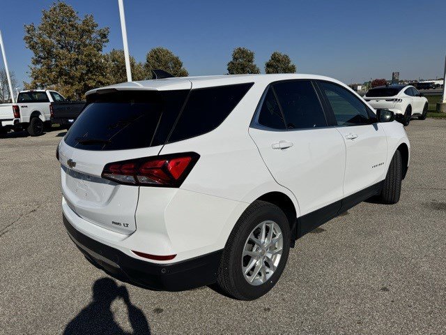 Used 2023 Chevrolet Equinox LT w/ Driver Convenience Package image 8