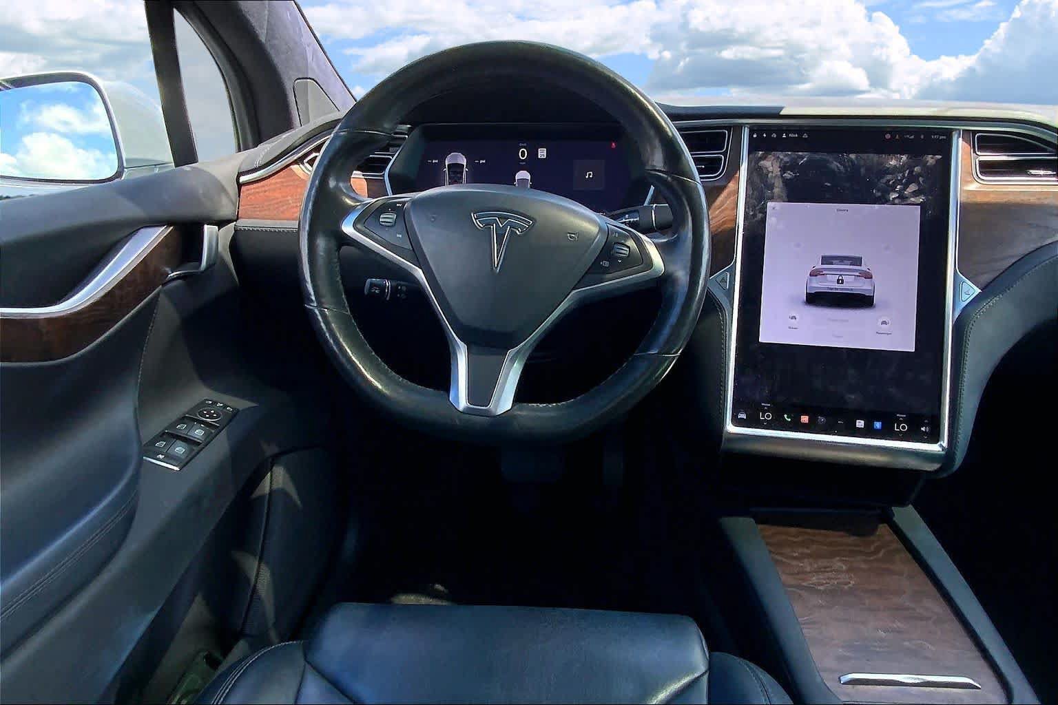 Used 2017 Tesla Model X 75D AWD/4WD image 14