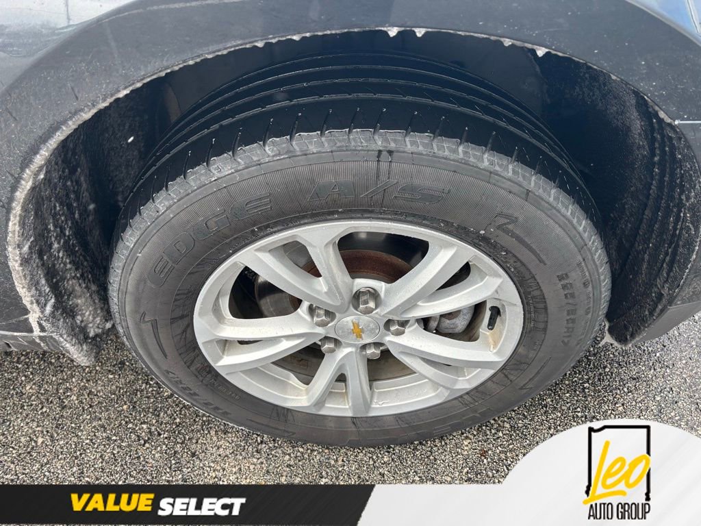 Used 2017 Chevrolet Equinox LT image 2