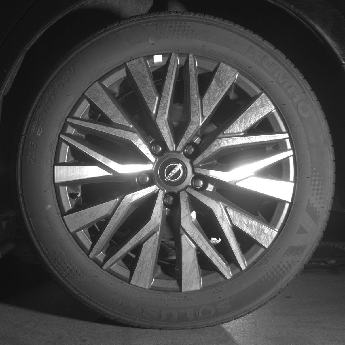 Used 2025 Nissan Altima 2.5 SV FWD image 14