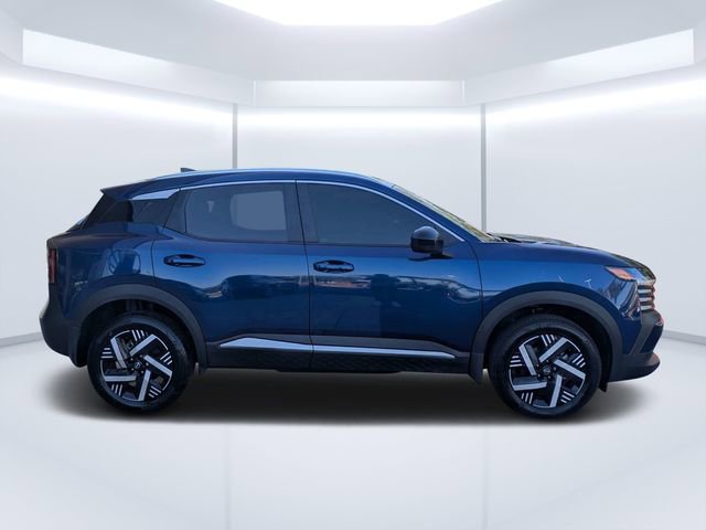 Used 2026 Nissan Kicks SV w/ SV Premium Package FWD image 2
