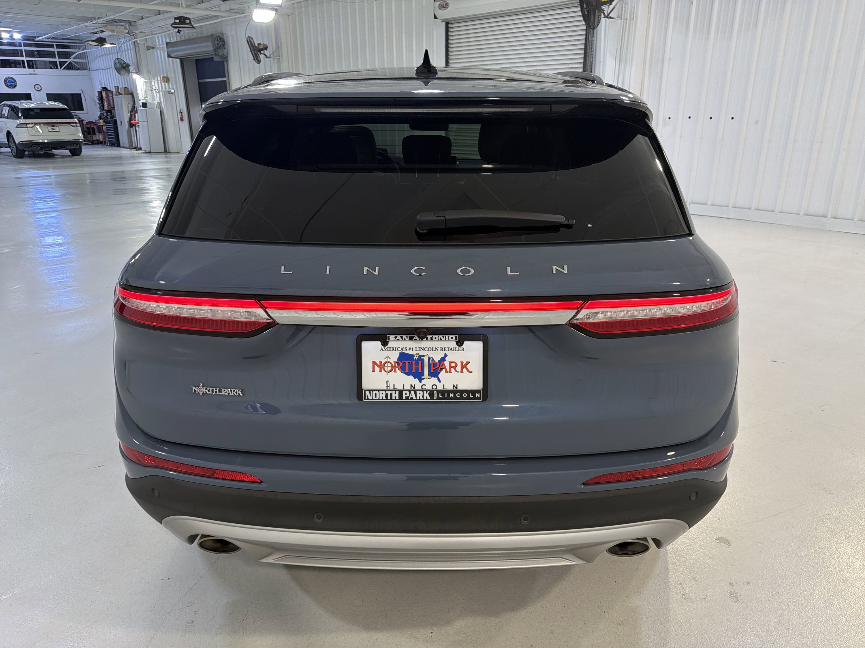 Used 2025 Lincoln Corsair Reserve w/ Equipment Group 202A AWD/4WD image 27