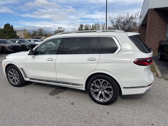 Used 2024 BMW X7 xDrive40i image 45