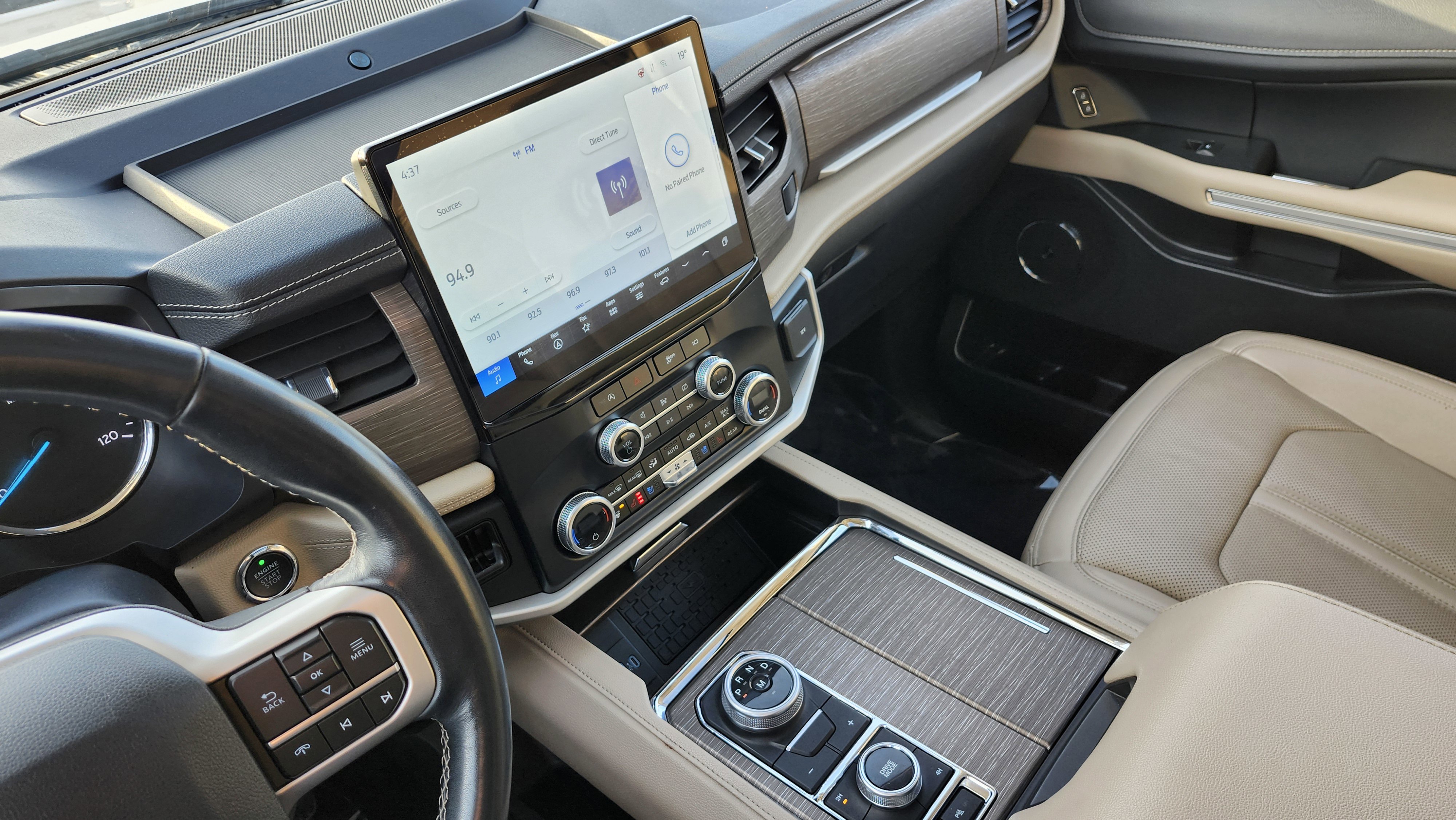 Used 2024 Ford Expedition Limited image 33