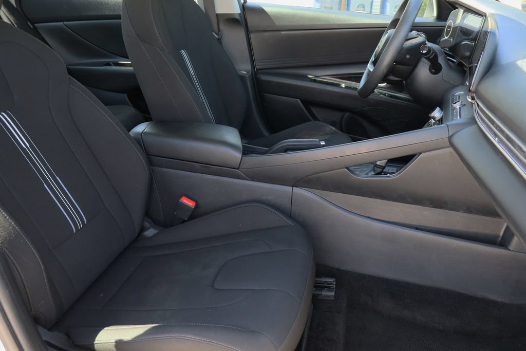 Used 2024 Hyundai Elantra SEL FWD image 26