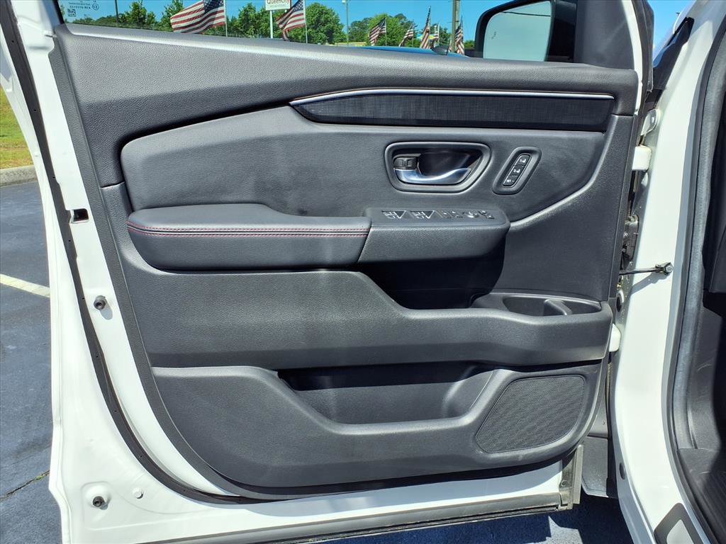 Used 2025 Honda Pilot Black Edition image 4