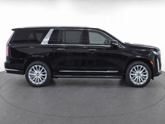 Used 2022 Cadillac Escalade Premium Luxury AWD/4WD image 8