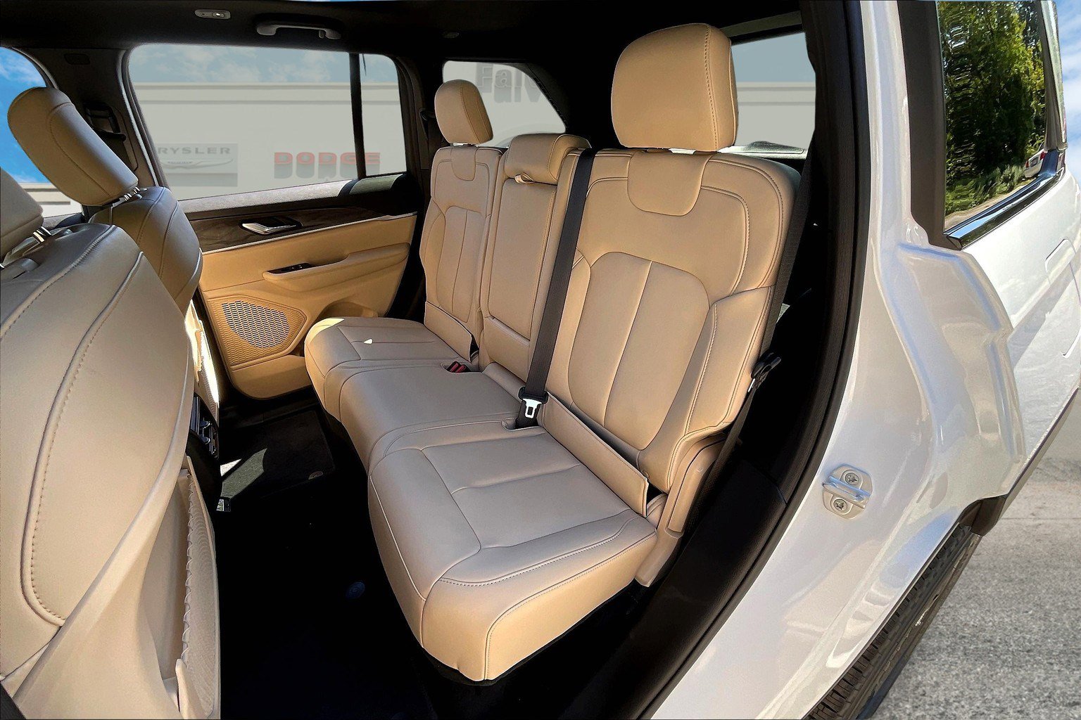 New 2025 Jeep Grand Cherokee Limited image 10