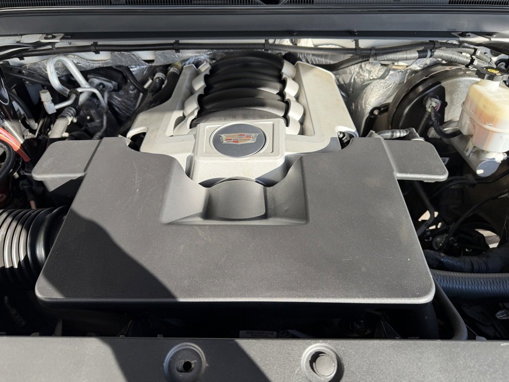 Used 2018 Cadillac Escalade Luxury image 7