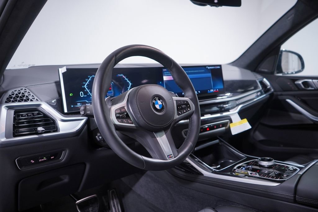 Used 2026 BMW X7 xDrive40i w/ M Sport Package AWD/4WD image 6