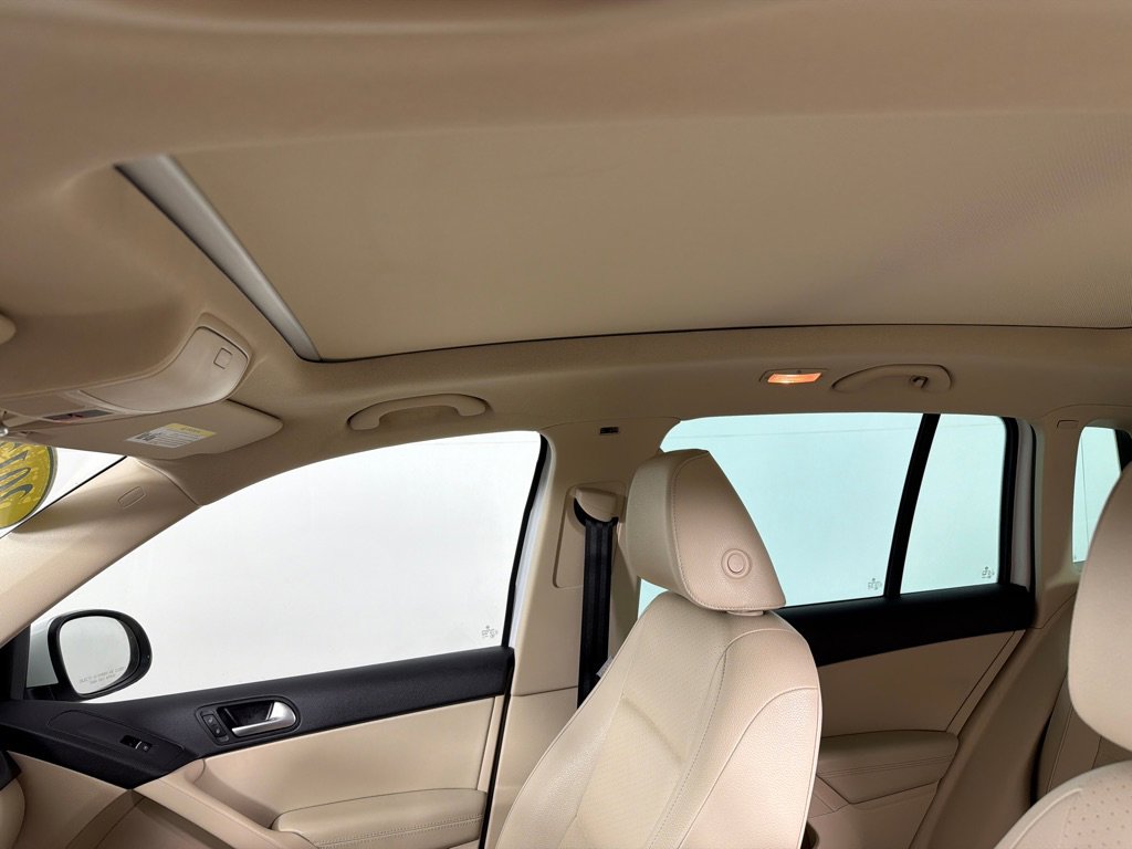 Used 2017 Volkswagen Tiguan Wolfsburg Edition image 14