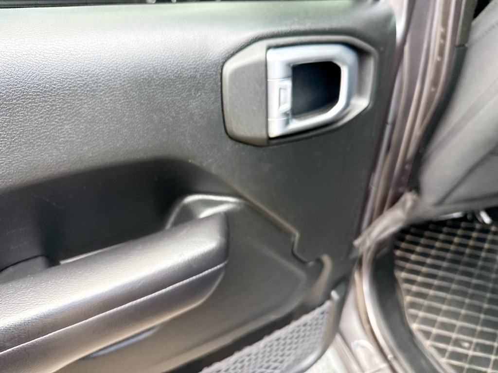 Used 2019 Jeep Wrangler Unlimited Sport S AWD/4WD image 25