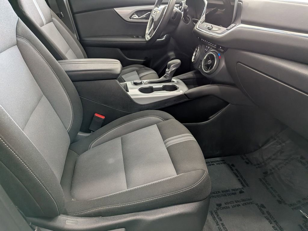 Used 2025 Chevrolet Blazer LT image 29