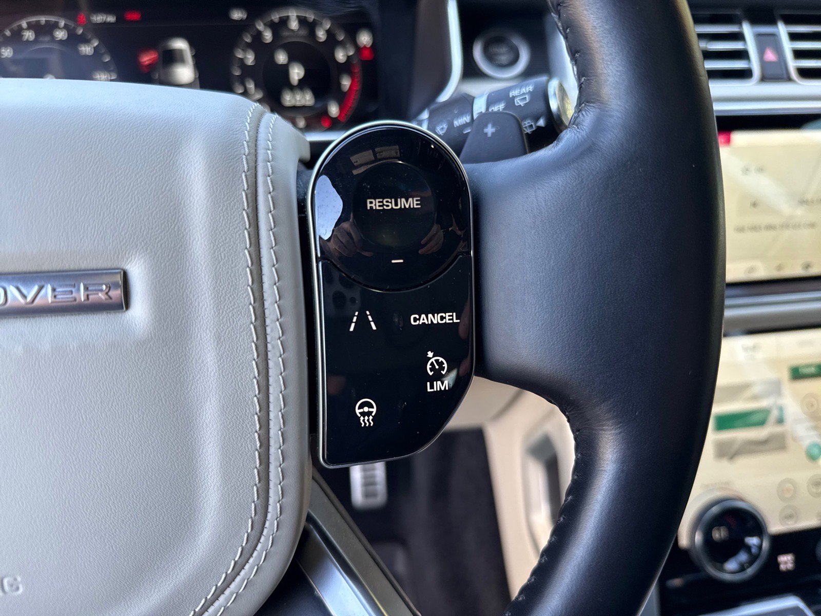 Used 2022 Land Rover Range Rover Westminster Edition image 23